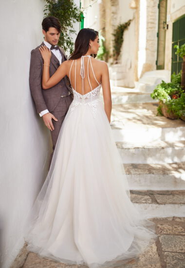 Standesamtkleid für Deine Strandhochzeit aus Frankfurt. Auch oft gefunden für: leichtes Hochzeitskleid, Brautkleid für Strand, Standesamtkleid leicht, Brautmode für Frankfurt.