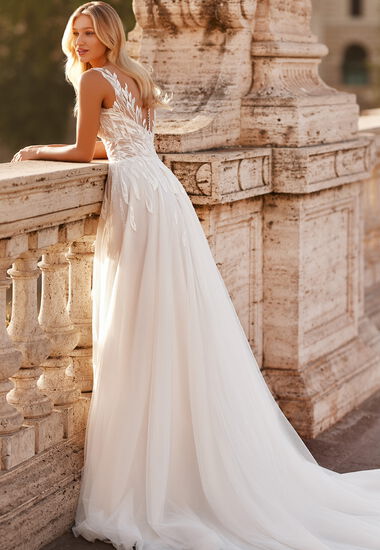 Wunderschönes Brautkleid. Perfekt für das Standesamt. Zart und fließend.